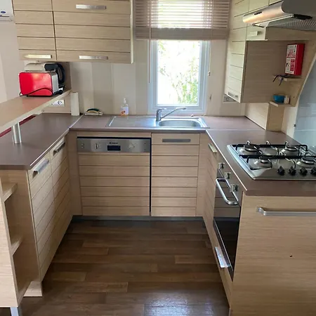 Campingplatz Mobil Dans Le 4 Etoiles Le Montourey Fréjus